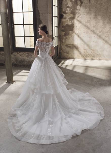 acheter une robe de mariée avec traîne proche de Yvetot