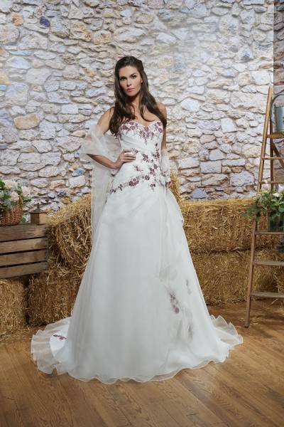 où acheter une robe de mariée en couleur proche de Le Havre