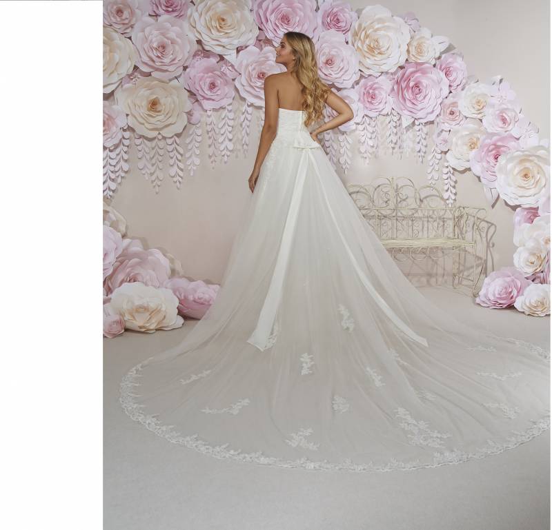 Trouver une robe de mariée avec traîne proche de Bolbec